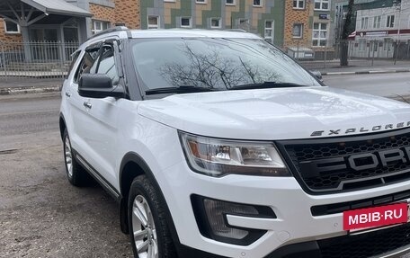 Ford Explorer VI, 2017 год, 2 950 000 рублей, 4 фотография