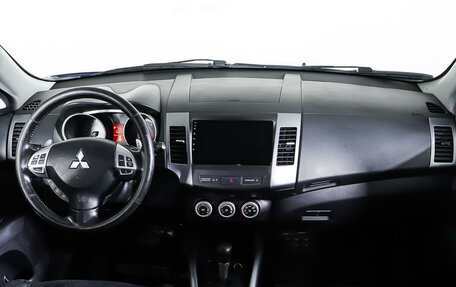 Mitsubishi Outlander III рестайлинг 3, 2008 год, 13 фотография