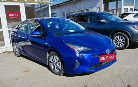 Toyota Prius IV XW50, 2016 год, 1 950 000 рублей, 8 фотография