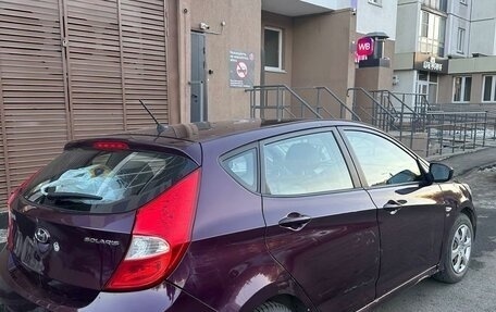 Hyundai Solaris II рестайлинг, 2011 год, 650 000 рублей, 2 фотография