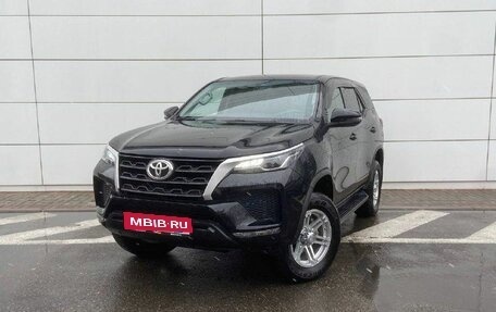 Toyota Fortuner II, 2021 год, 3 900 000 рублей, 1 фотография