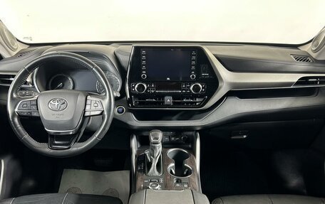 Toyota Highlander, 2021 год, 5 799 000 рублей, 14 фотография