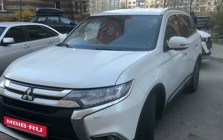 Mitsubishi Outlander III рестайлинг 3, 2015 год, 1 650 000 рублей, 2 фотография