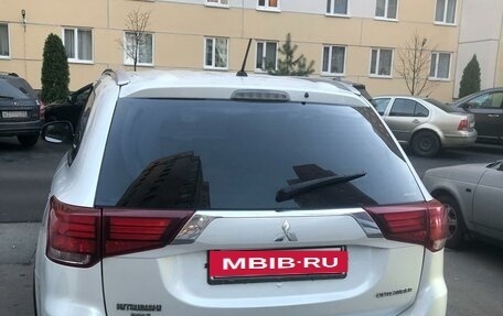 Mitsubishi Outlander III рестайлинг 3, 2015 год, 1 650 000 рублей, 7 фотография