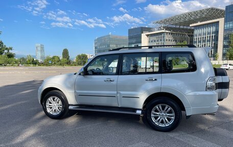 Mitsubishi Pajero IV, 2019 год, 4 000 000 рублей, 3 фотография