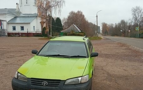 Toyota Camry, 1997 год, 300 000 рублей, 2 фотография