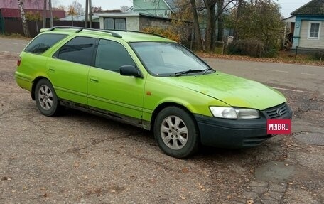 Toyota Camry, 1997 год, 300 000 рублей, 3 фотография