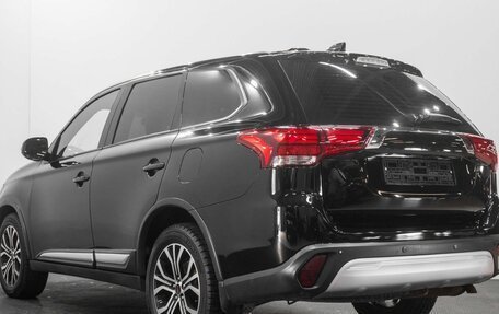 Mitsubishi Outlander III рестайлинг 3, 2018 год, 2 379 000 рублей, 4 фотография