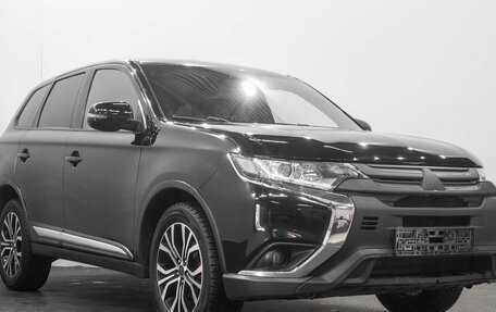 Mitsubishi Outlander III рестайлинг 3, 2018 год, 2 379 000 рублей, 3 фотография