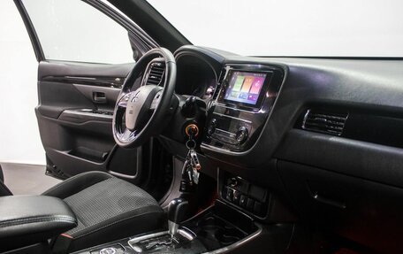 Mitsubishi Outlander III рестайлинг 3, 2018 год, 2 379 000 рублей, 11 фотография