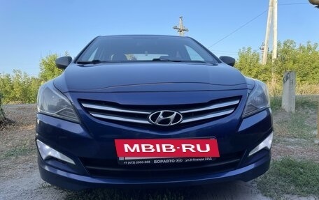 Hyundai Solaris II рестайлинг, 2015 год, 1 050 000 рублей, 2 фотография