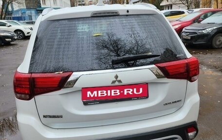 Mitsubishi Outlander III рестайлинг 3, 2019 год, 2 680 000 рублей, 6 фотография