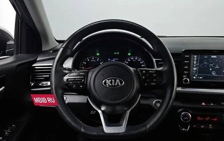 KIA Stonic, 2021 год, 1 240 000 рублей, 9 фотография