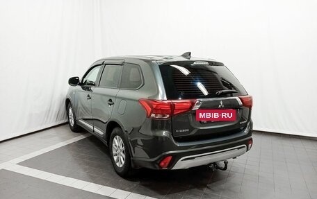 Mitsubishi Outlander III рестайлинг 3, 2018 год, 2 431 000 рублей, 7 фотография