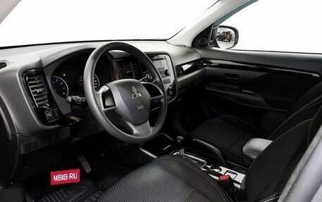 Mitsubishi Outlander III рестайлинг 3, 2018 год, 2 431 000 рублей, 16 фотография