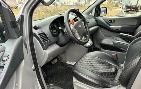 Hyundai H-1 II рестайлинг, 2012 год, 1 600 000 рублей, 11 фотография