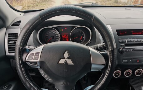 Mitsubishi Outlander III рестайлинг 3, 2008 год, 1 100 000 рублей, 19 фотография