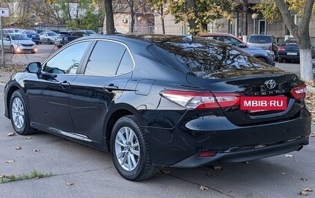 Toyota Camry, 2018 год, 2 800 000 рублей, 3 фотография