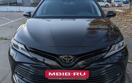 Toyota Camry, 2018 год, 2 800 000 рублей, 10 фотография