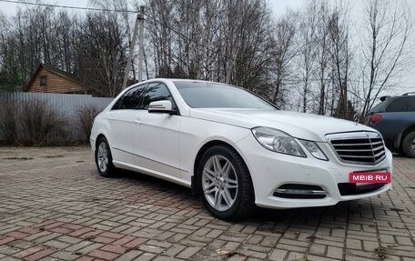 Mercedes-Benz E-Класс, 2012 год, 1 950 000 рублей, 3 фотография