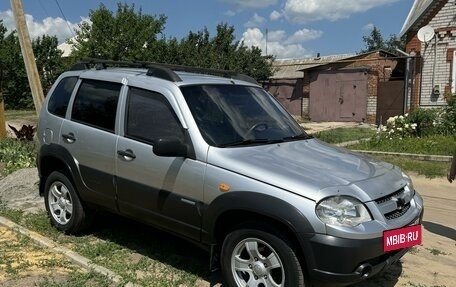 Chevrolet Niva I рестайлинг, 2010 год, 580 000 рублей, 2 фотография