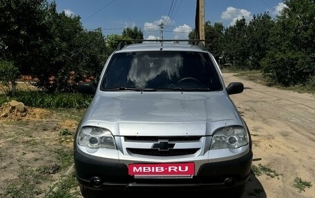 Chevrolet Niva I рестайлинг, 2010 год, 580 000 рублей, 3 фотография