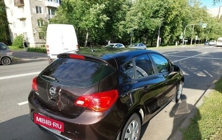 Opel Astra J, 2013 год, 800 000 рублей, 3 фотография