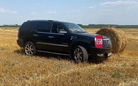 Cadillac Escalade III, 2010 год, 2 300 000 рублей, 2 фотография