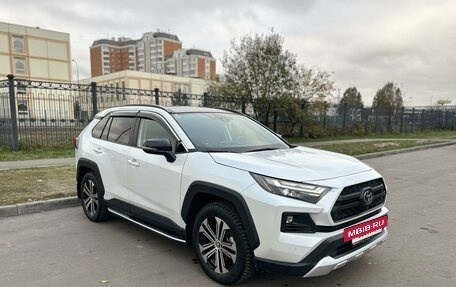 Toyota RAV4, 2023 год, 4 650 000 рублей, 2 фотография