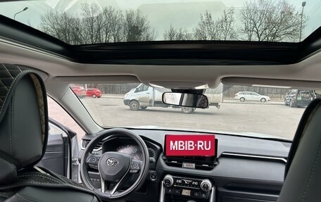 Toyota RAV4, 2023 год, 4 650 000 рублей, 9 фотография