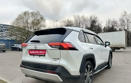 Toyota RAV4, 2023 год, 4 650 000 рублей, 3 фотография