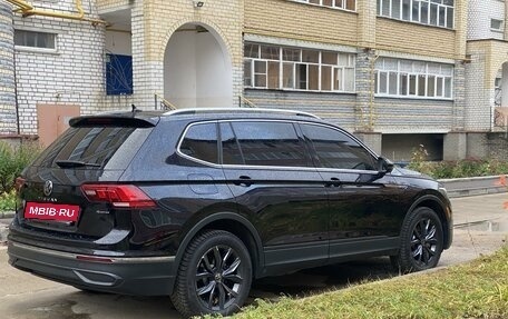 Volkswagen Tiguan II, 2022 год, 3 950 000 рублей, 3 фотография