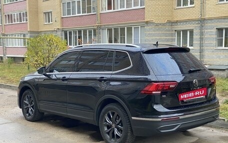 Volkswagen Tiguan II, 2022 год, 3 950 000 рублей, 5 фотография