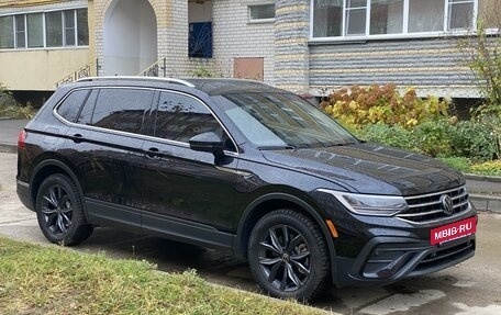 Volkswagen Tiguan II, 2022 год, 3 950 000 рублей, 2 фотография