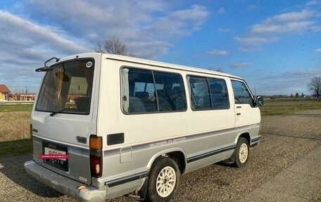 Toyota HiAce H50 H60 H70, 1988 год, 570 000 рублей, 4 фотография