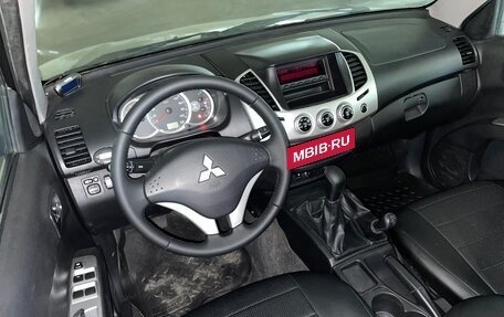 Mitsubishi L200 IV рестайлинг, 2013 год, 1 495 000 рублей, 5 фотография