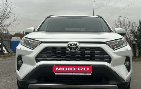 Toyota RAV4, 2022 год, 4 975 000 рублей, 12 фотография