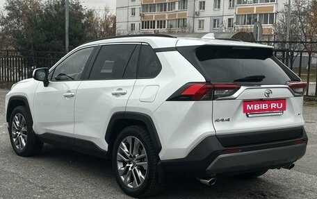 Toyota RAV4, 2022 год, 4 975 000 рублей, 4 фотография