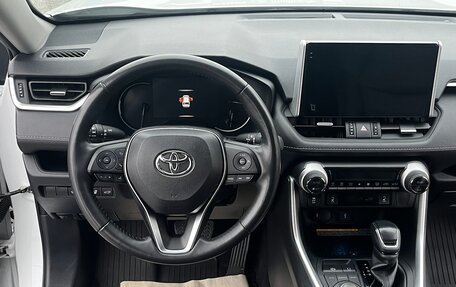 Toyota RAV4, 2022 год, 4 975 000 рублей, 20 фотография