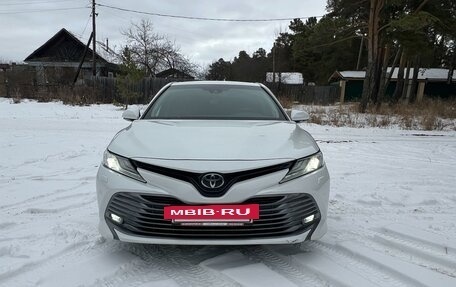 Toyota Camry, 2019 год, 2 600 000 рублей, 4 фотография