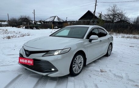 Toyota Camry, 2019 год, 2 600 000 рублей, 7 фотография