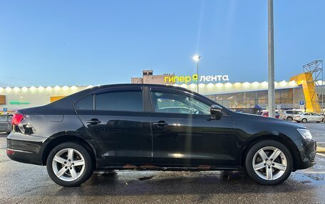 Volkswagen Jetta VI, 2012 год, 699 999 рублей, 3 фотография