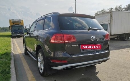 Volkswagen Touareg III, 2011 год, 2 400 000 рублей, 9 фотография