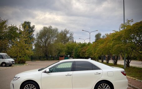 Toyota Camry, 2017 год, 2 800 000 рублей, 6 фотография