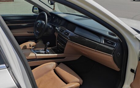 BMW 7 серия, 2012 год, 2 400 000 рублей, 12 фотография