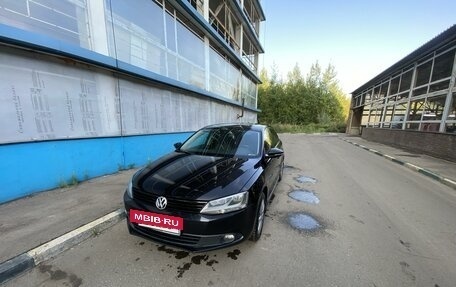 Volkswagen Jetta VI, 2012 год, 980 000 рублей, 2 фотография