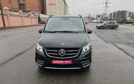 Mercedes-Benz V-Класс, 2018 год, 6 550 000 рублей, 3 фотография