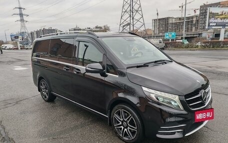 Mercedes-Benz V-Класс, 2018 год, 6 550 000 рублей, 2 фотография