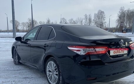 Toyota Camry, 2017 год, 2 900 000 рублей, 4 фотография