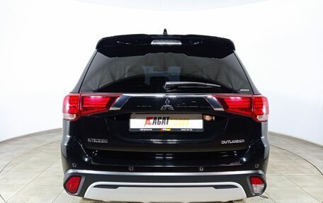 Mitsubishi Outlander III рестайлинг 3, 2019 год, 2 690 000 рублей, 6 фотография